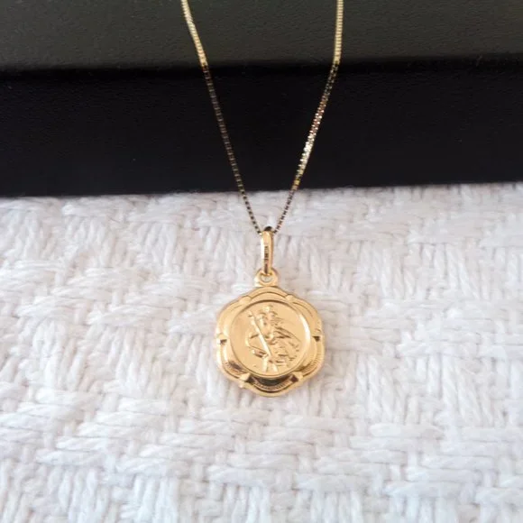 *SOLD* Genuine Gold St Christopher Pendant Necklace Real Gold Stamped 10K - Picture 3 of 5